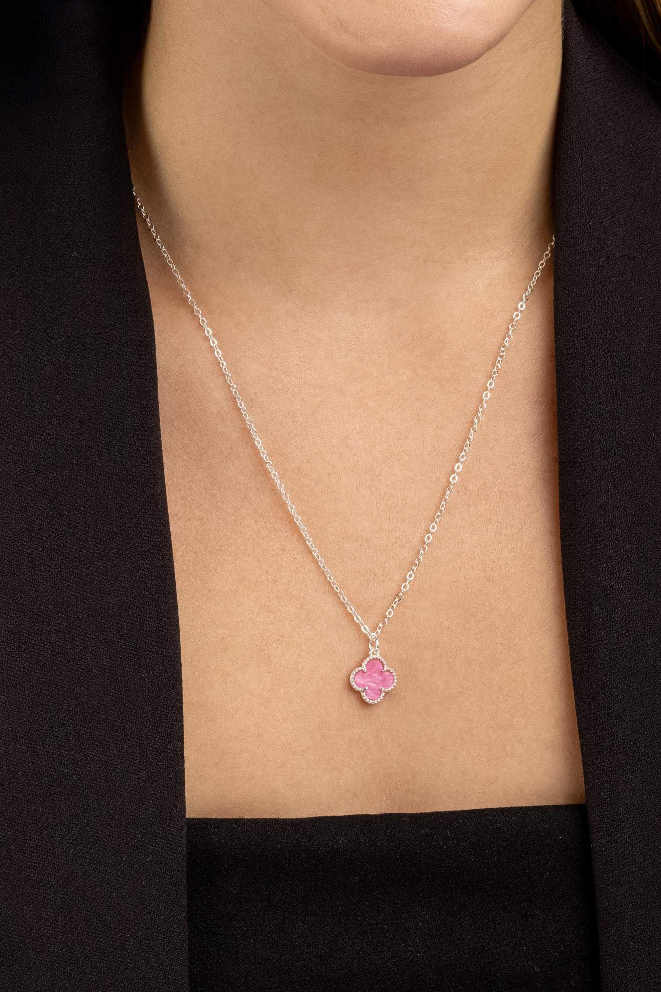COLAR PRATA TREVO QUARTZO ROSA 45CM MODENA — foto 2